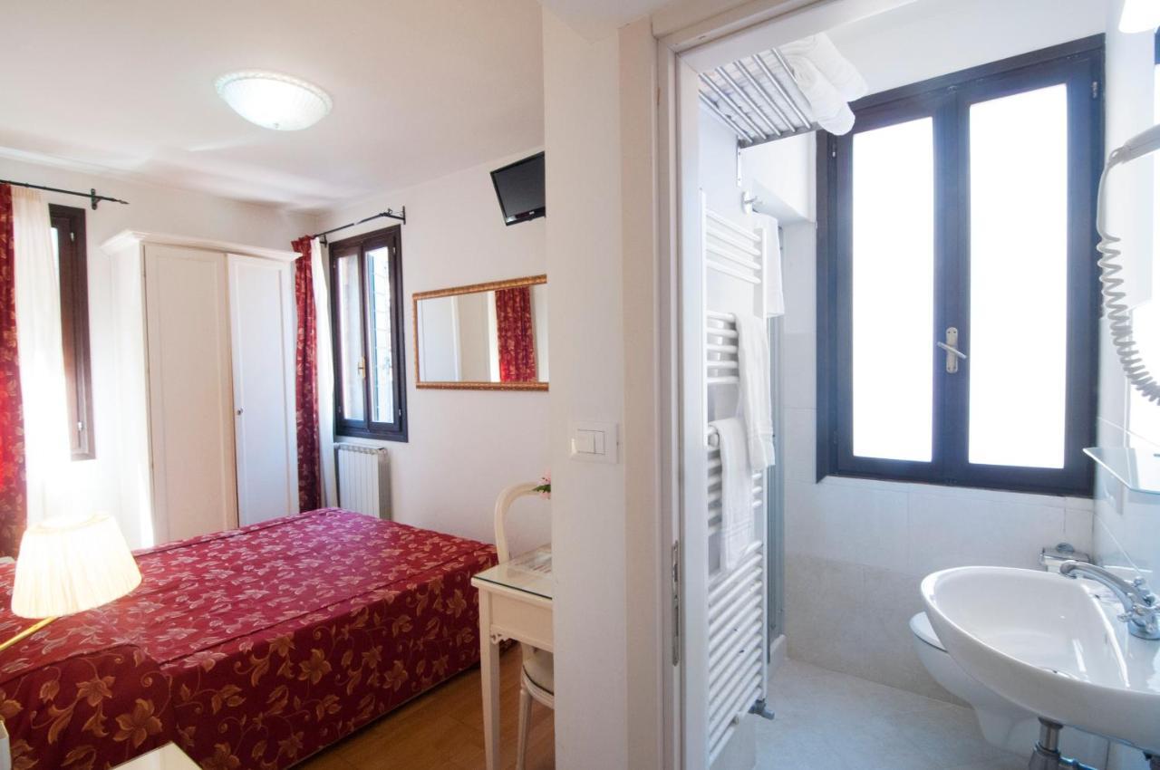 Albergo ai Tolentini Venesia Bagian luar foto