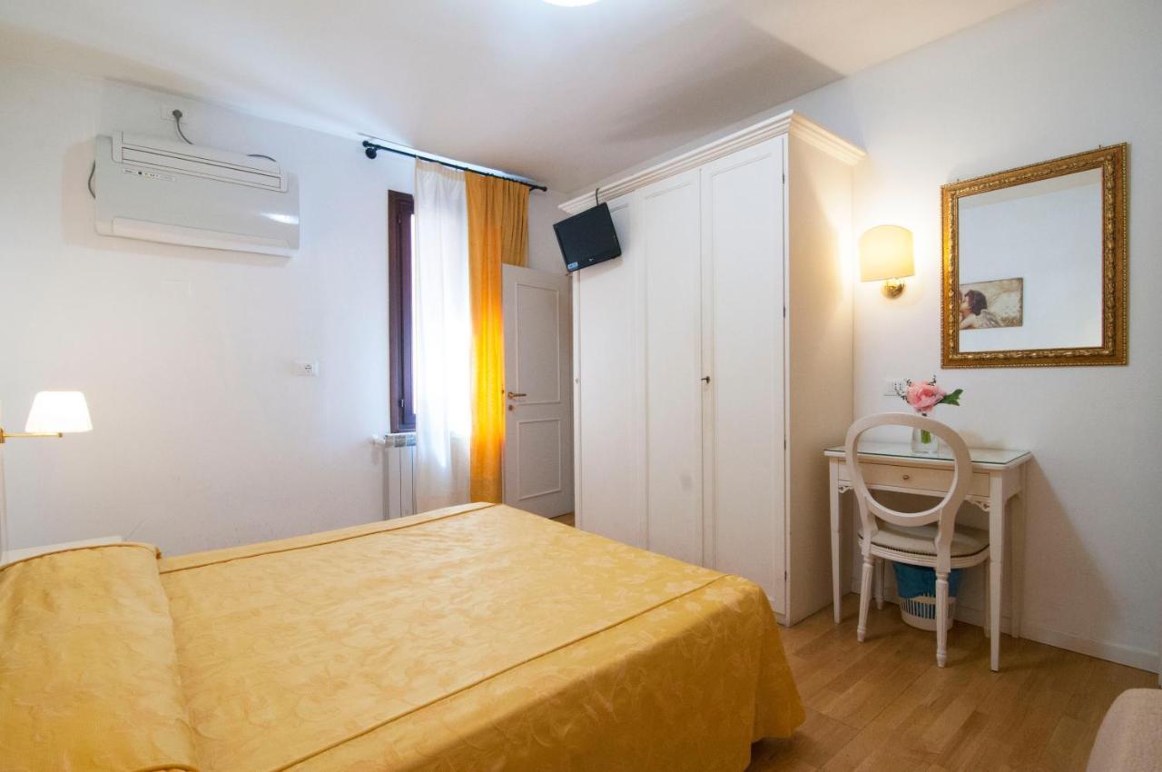 Albergo ai Tolentini Venesia Bagian luar foto