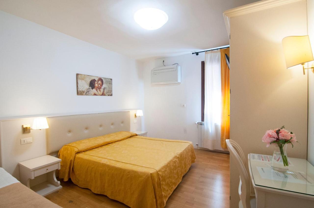 Albergo ai Tolentini Venesia Bagian luar foto